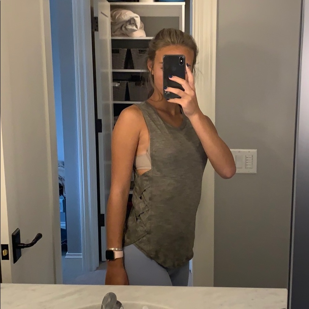 Lululemon tank